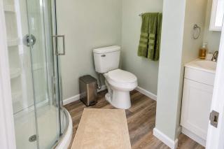 Exclusive Queen Suite - Louisville City Escape - 2