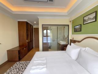 Phoenix Boutique Hotel - 4