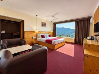 The Rose Dale Resort - A Luxury Property with Rooftop Cafe & Scenic Terrace in Bhimtal Near Indian Oil Petrol Pump - 2