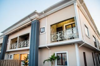 Milestone Boutique Apartments - 8