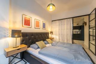 Sunny 2BR Apt. on Wenceslas Square with Paid Parking by EasyBNB Premium - Prague - 2