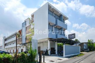 Tentram Guesthouse near Amikom Mitra RedDoorz - 9