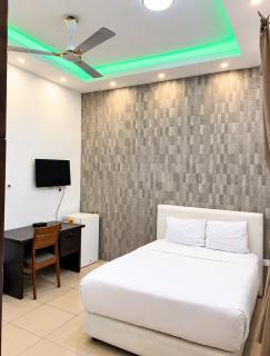 Golden Crystal Hotel in East Legon - Free Breakfast & Gym Access - Accra - 5