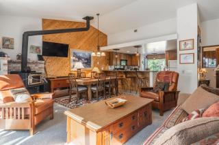 Serene Sierra Sanctuary Experience Mammoth Magic - 1