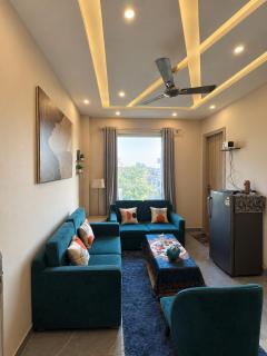 Luxury Stay with Private Cinema, DLF Phase 3 - 0