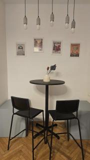 AviStay Enescu Studio by the Athenaeum - 8