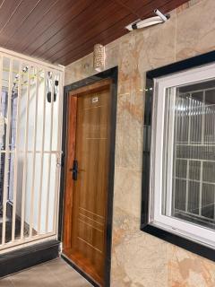 independent Terrace Garden Room With Bougainvillea,AC and Smart TV - 5
