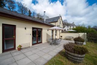 Lake view Cottage at Lower Aylescott - 1
