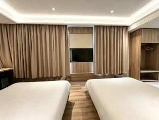ME Hotel Bavet - 3