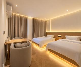 M&E Hotel Near Techo Airport - 7