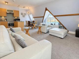 Seascape - Waterfront apartment, glorious views and parking - 7