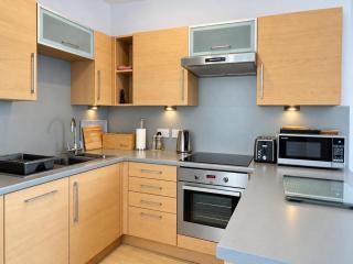 Seascape - Waterfront apartment, glorious views and parking - 2