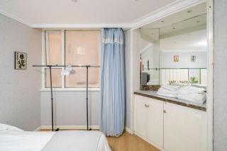 Book and Bed-Shanghai People's Square Zhongfu Building Branch - 4