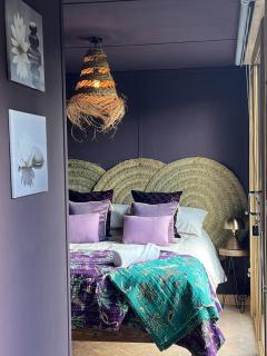 Secluded Lodge with Spa Room - 8