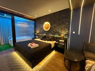 Lunar Luxe Suite in Element one - 2
