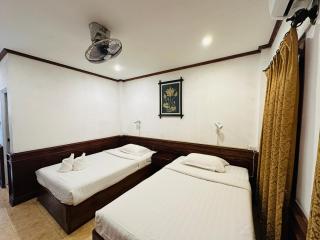 Night Market- Thanaboun Guest House - 0