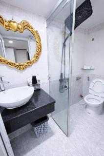 Crowne Bui Vien City Center Hotel - 1