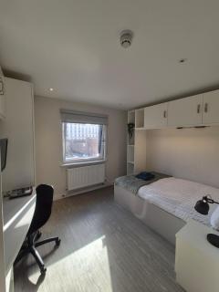 Cornwall Heights 5Bed Suites in Plymouth City Centre - 3