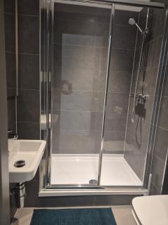 Cornwall Heights 5Bed Suites in Plymouth City Centre - 2
