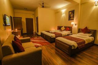 Hotel Lakefront - 2