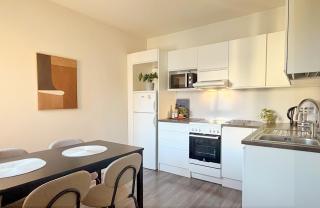 Spacious City Centre Studio with 65 Inch TV - 1