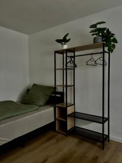 25 Sleep - 5 Zimmer, max 8 Personen, 2 Bäder, Küche, Einzelbetten 120x200cm, WLAN, inkl Parkplätze am Haus - 3