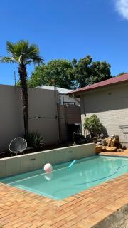 Junior's Guest Apartments - Germiston - 0