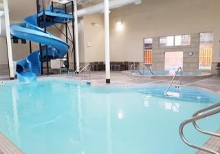 Mountain Haven Retreat, Pool & Hot Tub, UG Parking, Fitness Centre, WiFi! - 1