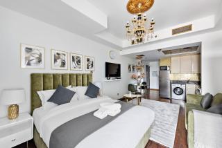 StoneTree - Elegant Studio in Goldcrest View - 9