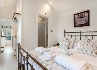 Beach Cove Coastal Retreat - 4
