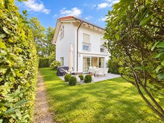 House in countryside near city - 6