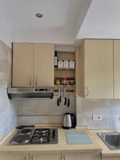 Bllok's Brightest Gem - A Chic Stay in the Heart of Tirana - 1