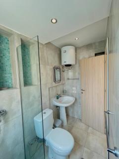 Bllok's Brightest Gem - A Chic Stay in the Heart of Tirana - 5