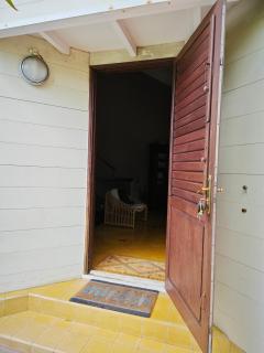 villa de charme bois, bioclimatique, classée, grande piscine et vue mer, 10 mn pied plages st gilles les bains - 3