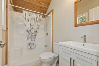 Echo Beach Cottage Resort - 7