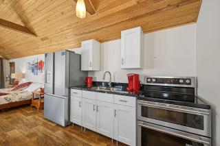 Echo Beach Cottage Resort - 5