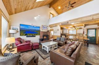6BR Tahoe Cabin Hot Tub Game Room Near Heavenly - 9