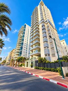 Luxury Sea View Apartment - 6