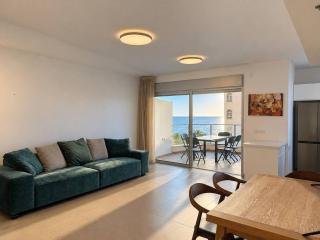 Luxury Sea View Apartment - 8