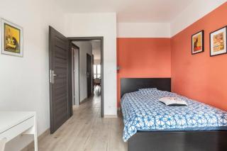Bedroom with private bathroom & free parking - 9