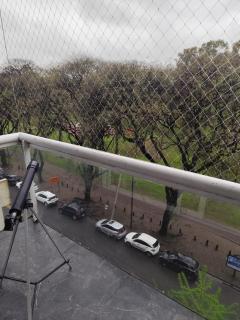 Living, 2 dormitorios con Cochera y Vista a los Bosques, BBQ y Laundry - 8