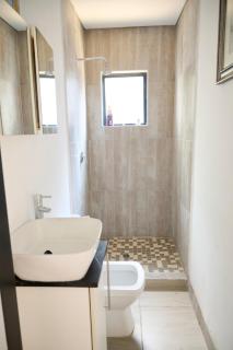No 8 On Cladon Jadde Apartments - 7
