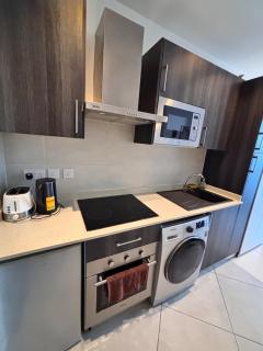 Cozy Studio Apartment at Embassy Gardens - 8