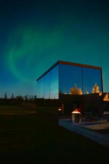 Nest Retreat Iceland - Mirror Houses by the Rangá river - 0