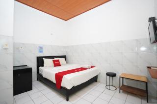 RedDoorz at Hotel AVA Malioboro - 0