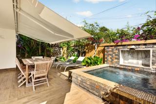 Blue Azura - Beachfront House & Tropical Garden - 5