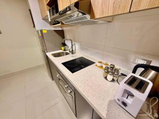 Fantastic Loft just steps from the Santa Ana metro station - 3