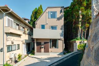 Residence Tani 一軒家貸切,寝室4部屋,バス,トイレ各2つ完備,プロジェクター付の広い邸宅,天神,博多へ好アクセス,ガス乾燥機完備 - 9