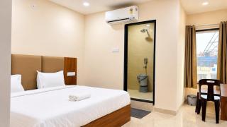 Hotel Sakshi Palace - 1