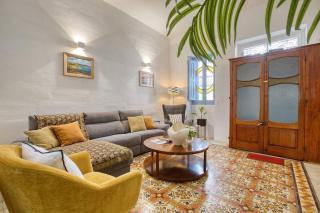 Philip Boutique Townhouse by the Sea - 6